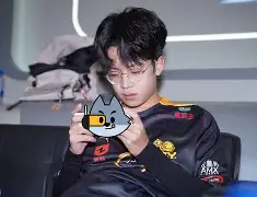 傅家俊和马奎尔成为最佳球员