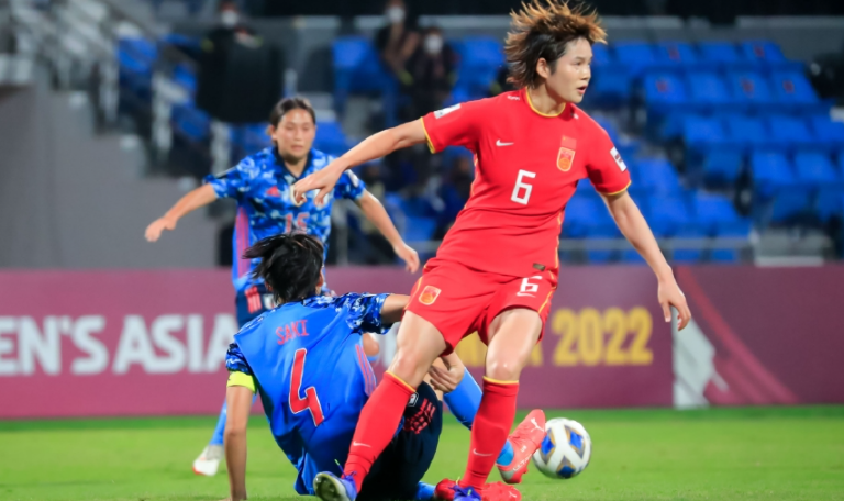 平博体育-资深女足球迷